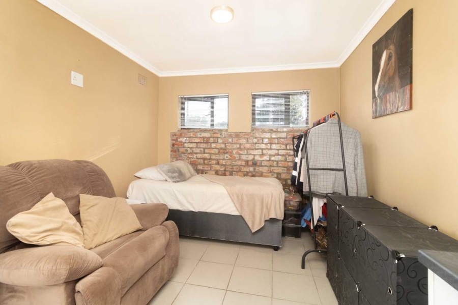 3 Bedroom Property for Sale in Oakglen Western Cape